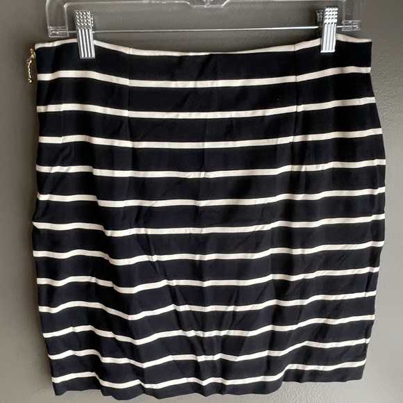 Banana Republic Jersey Miniskirt - Picture 2 of 4